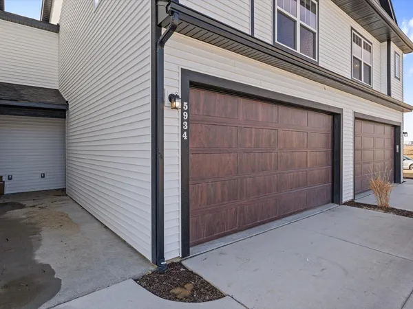 $2,450 | 5934 Butterfield Court, Bettendorf, IA 52722