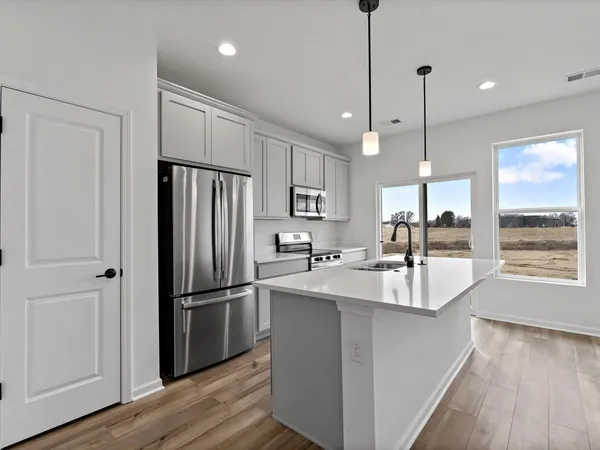 $2,450 | 5934 Butterfield Court, Bettendorf, IA 52722