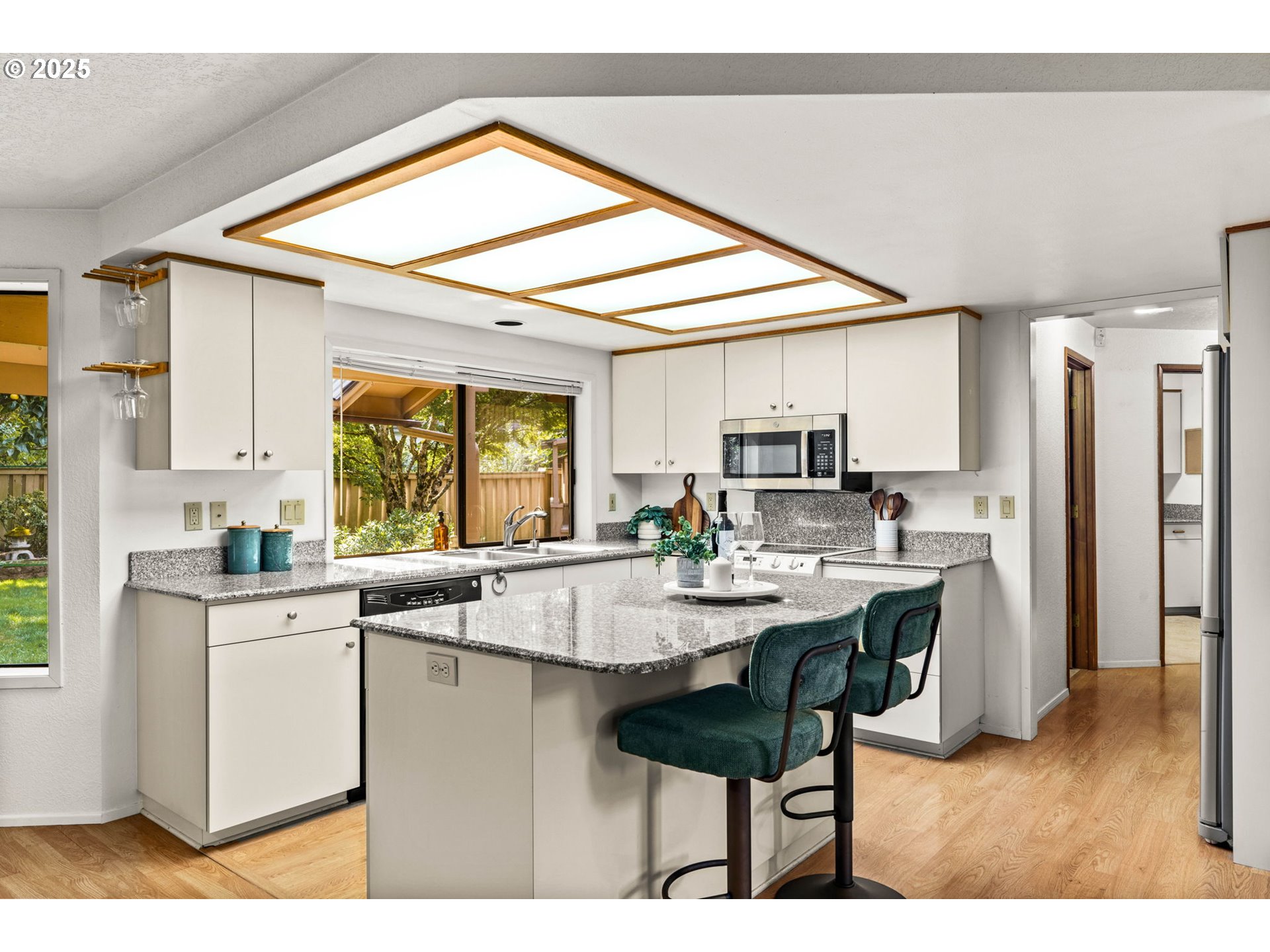 1491 Victorian Way Eugene, OR 97401 - Photo 24 of 46