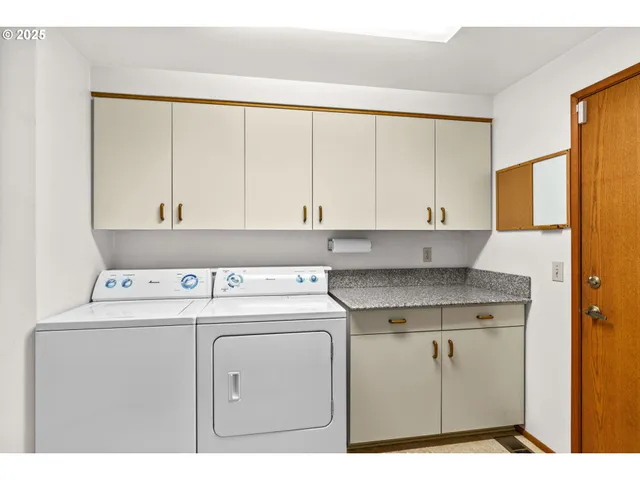 $724,900 | 1491 Victorian Way, Eugene, OR 97401