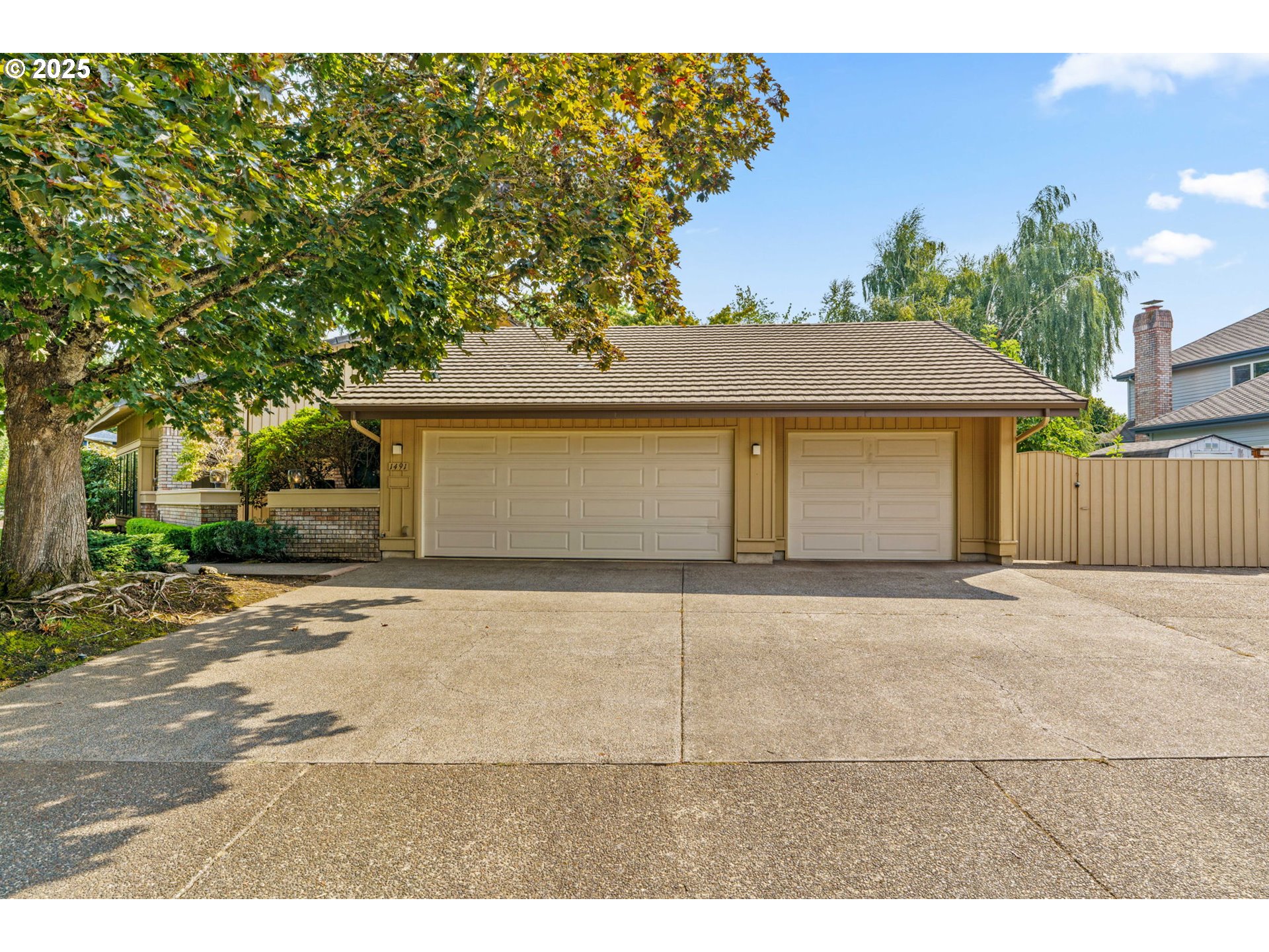 1491 Victorian Way Eugene, OR 97401 - Photo 4 of 46