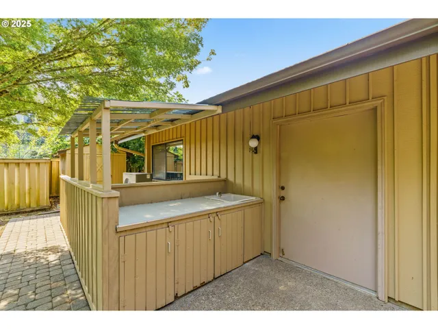 $724,900 | 1491 Victorian Way, Eugene, OR 97401