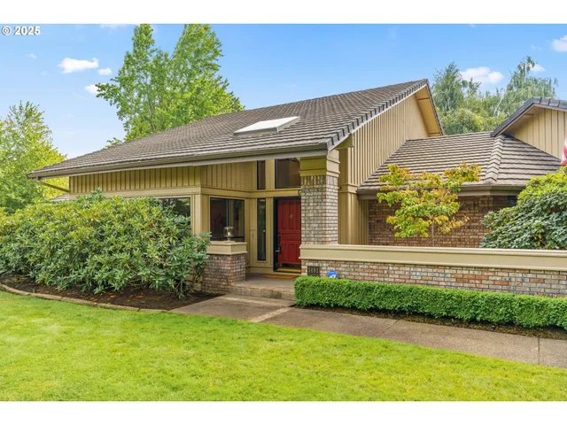 $724,900 | 1491 Victorian Way, Eugene, OR 97401