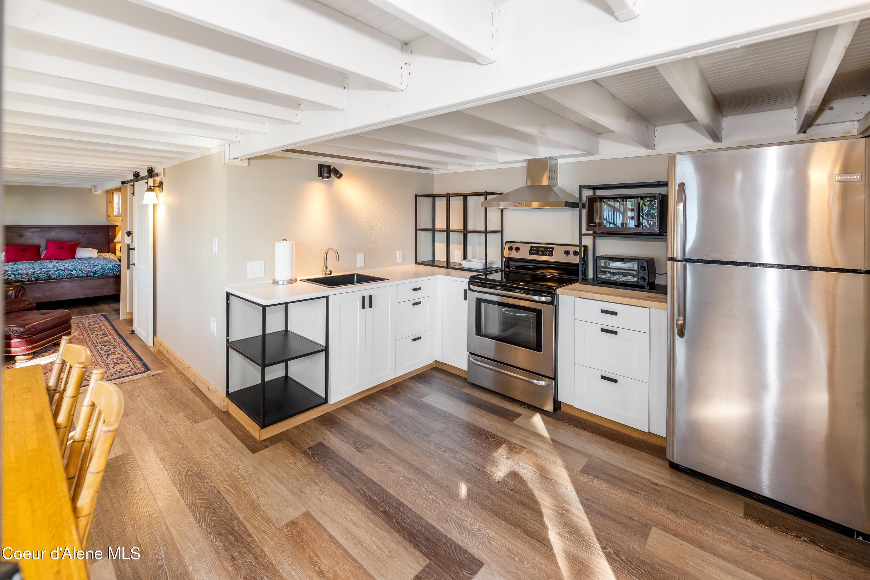 308 Powerline Road Coolin, ID 83821 - Photo 41 of 52 Apartment Kitchen