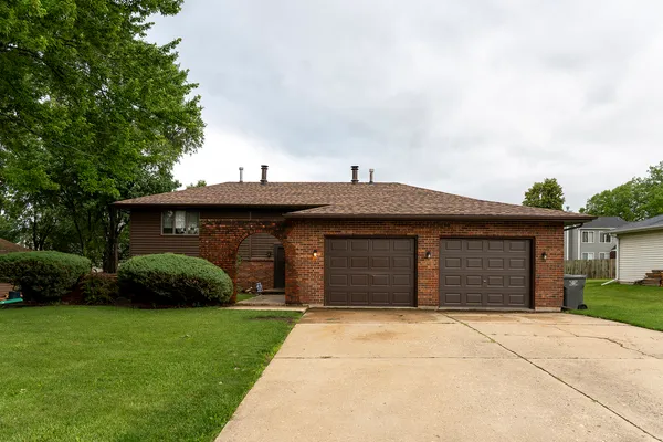 $2,150 | 77 Joy Street, Unit 77, Sugar Grove, IL 60554