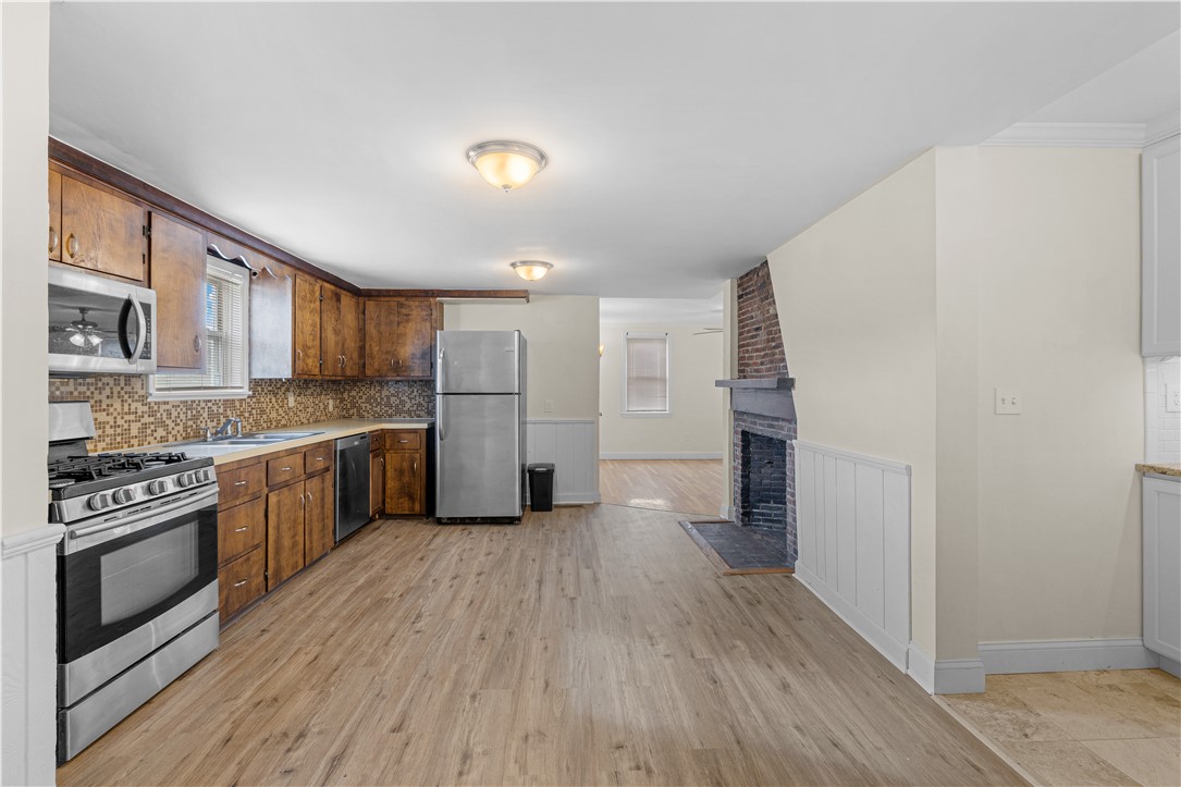 596 Metacom Avenue Warren, RI 02885 - Photo 7 of 12