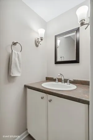 $6,500 | 2335 North Wayne Avenue, Chicago, IL 60614