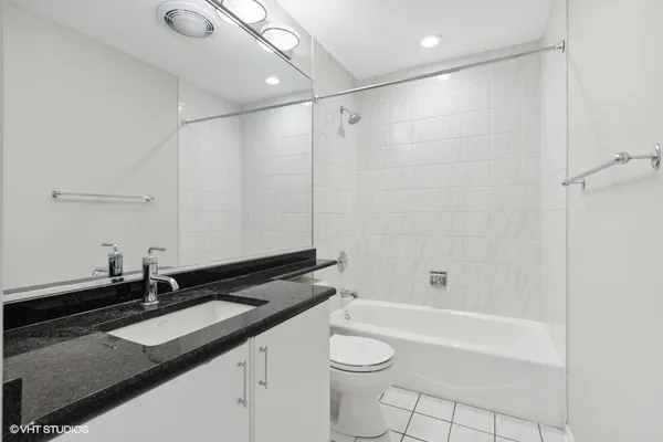 $6,500 | 2335 North Wayne Avenue, Chicago, IL 60614