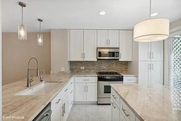 $6,500 | 2335 North Wayne Avenue, Chicago, IL 60614