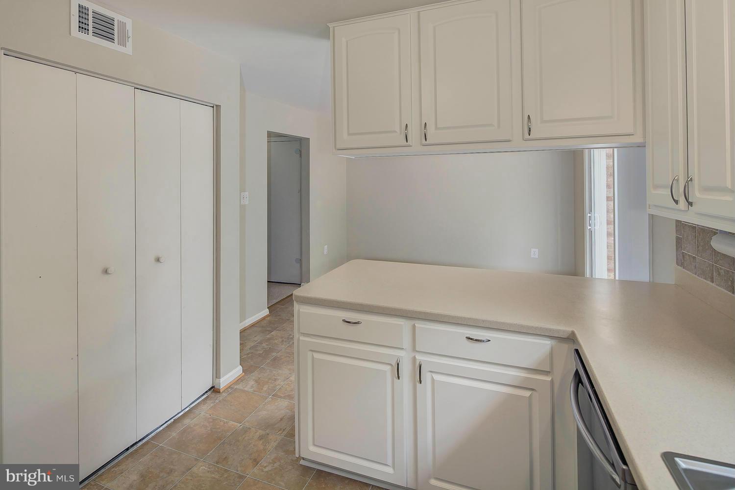 8060 Powderbrook Lane Springfield, VA 22153 - Photo 8 of 30 Kitchen