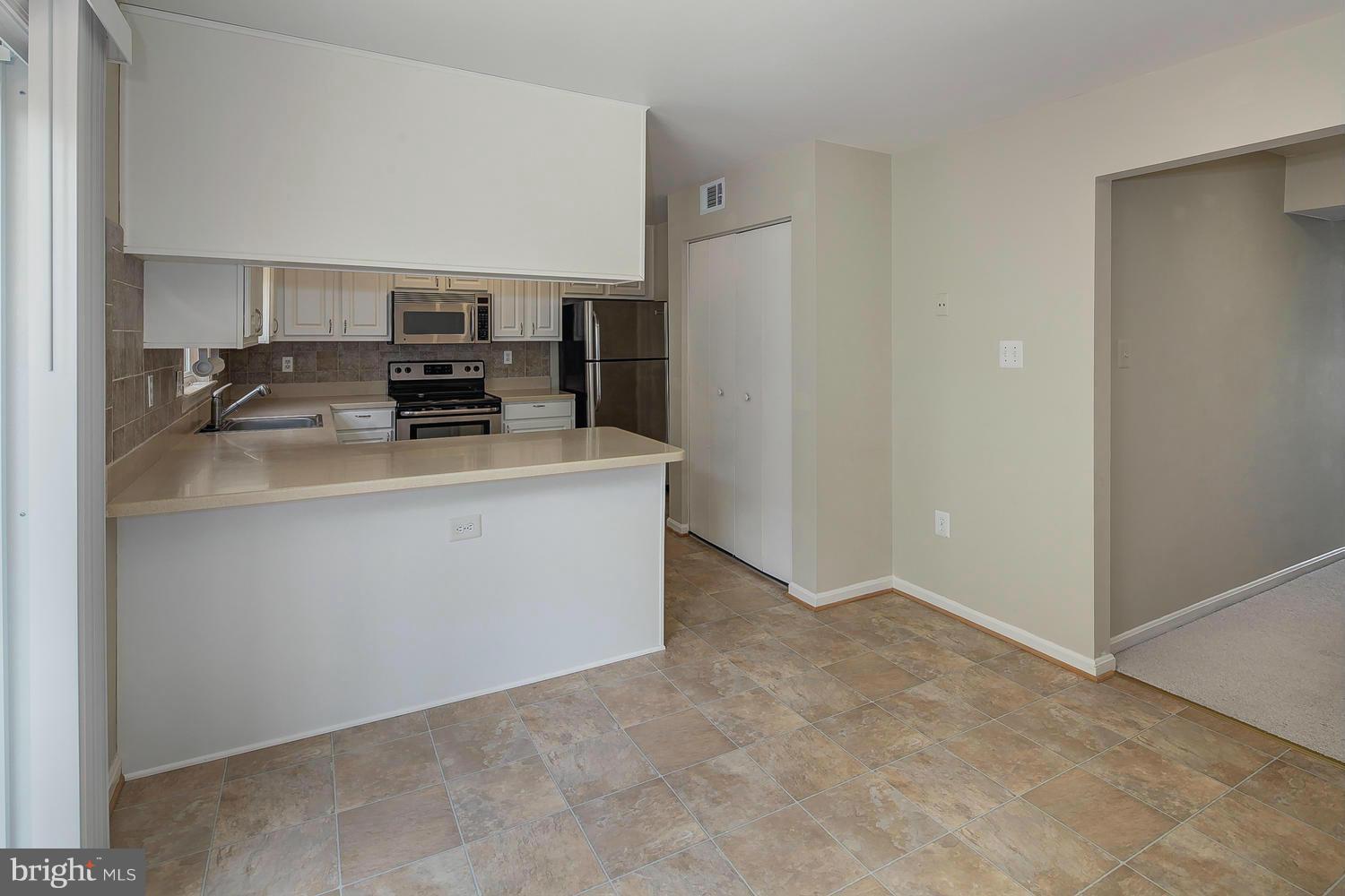 8060 Powderbrook Lane Springfield, VA 22153 - Photo 9 of 30 Kitchen