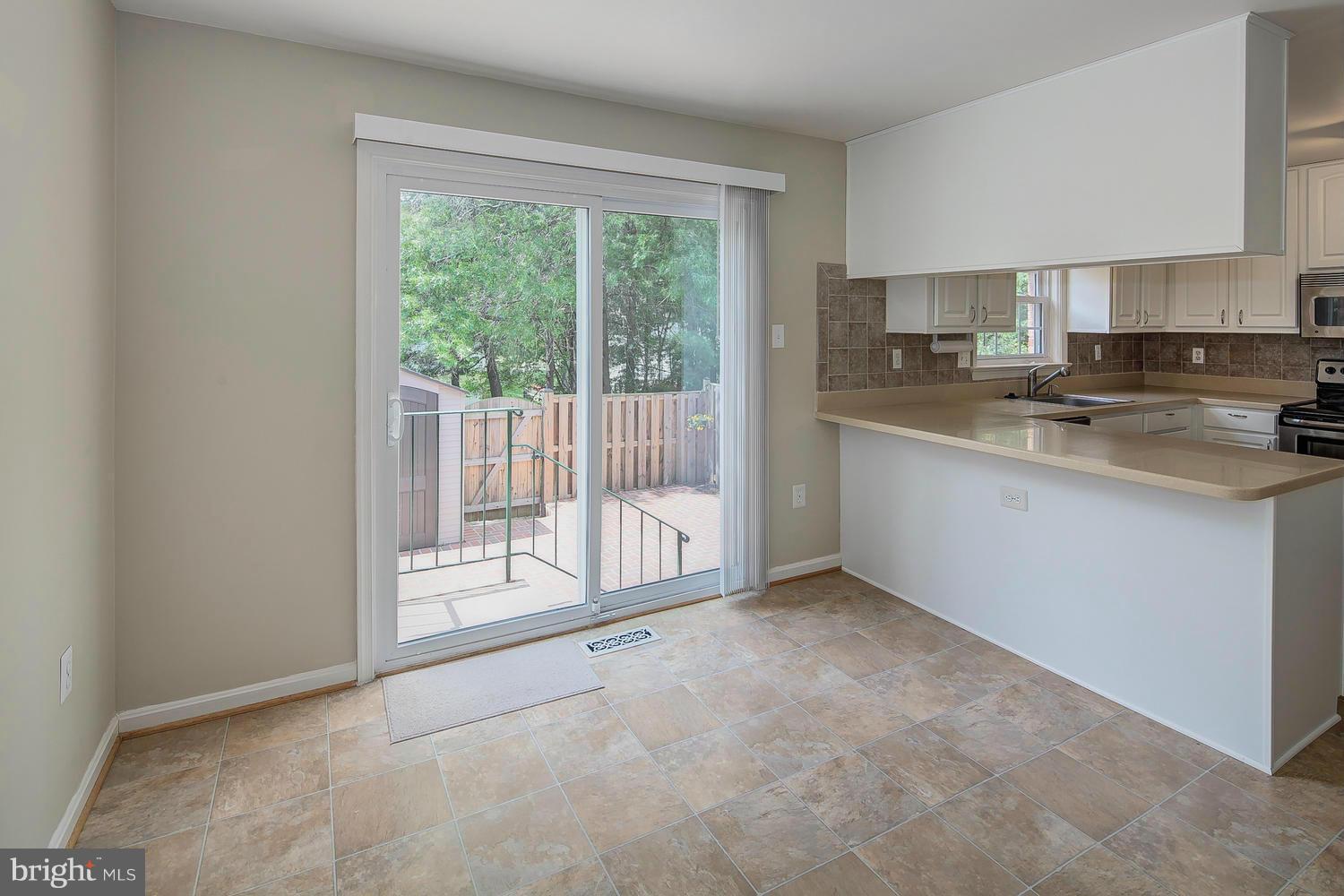 8060 Powderbrook Lane Springfield, VA 22153 - Photo 10 of 30 Kitchen
