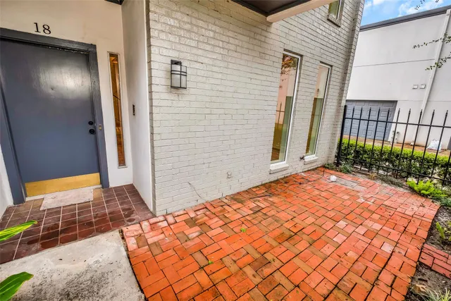 $2,300 | 1300 Augusta Drive, Unit 18, Houston, TX 77057