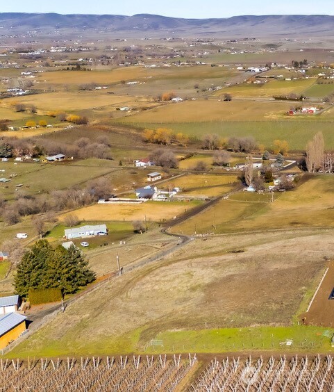 -nka Desmarais Road Moxee, WA 98936 - Photo 5 of 7 a view of an ocean