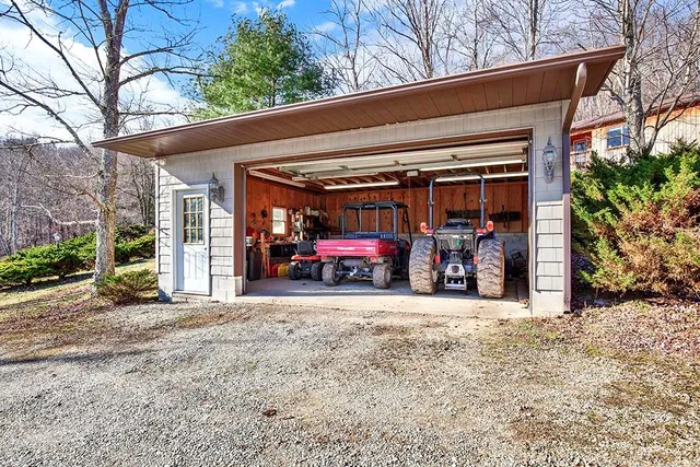 a view of a garage