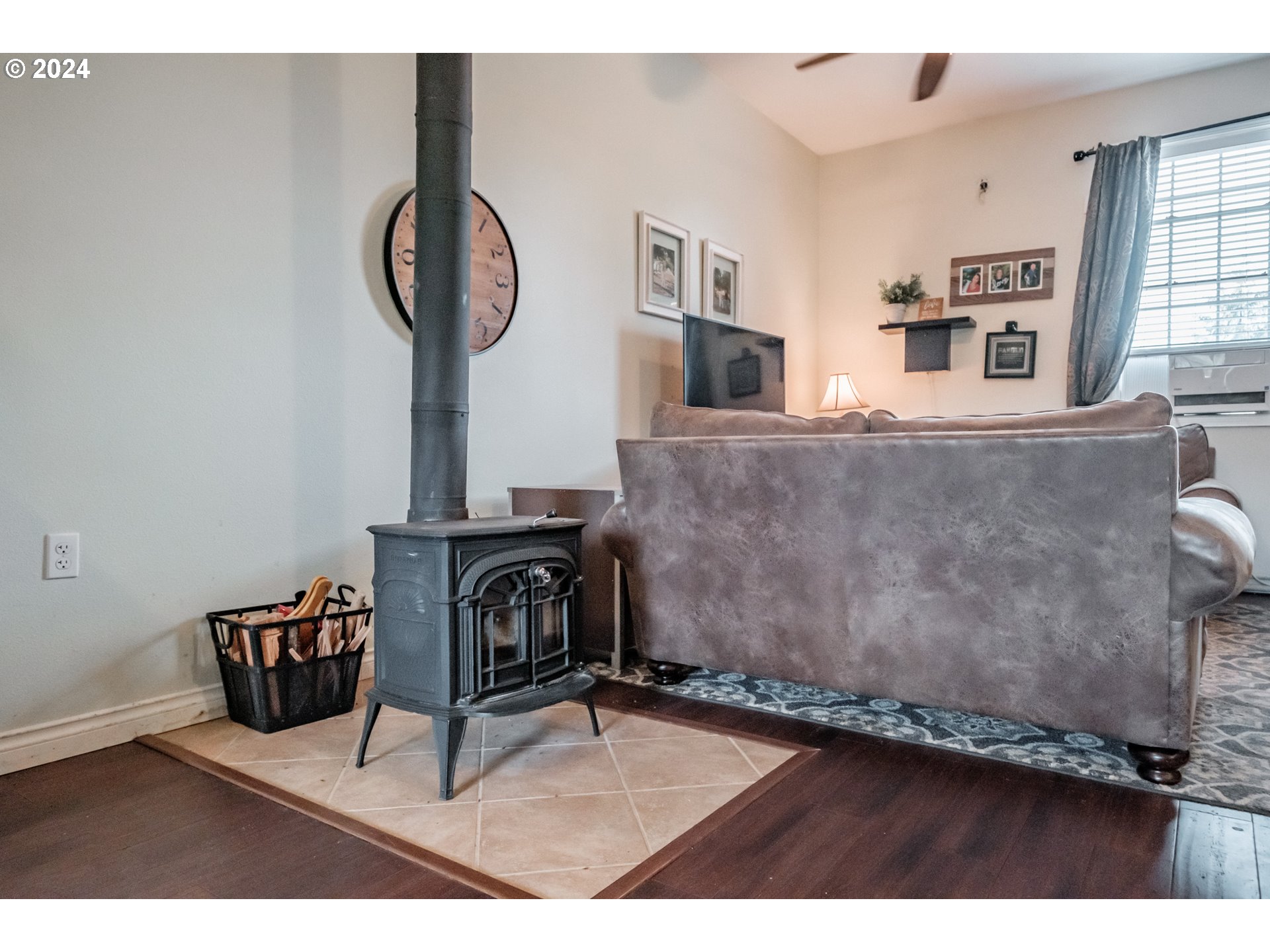 17494 Powers Creek Loop Road Northeast Silverton, OR 97381 - Photo 11 of 43