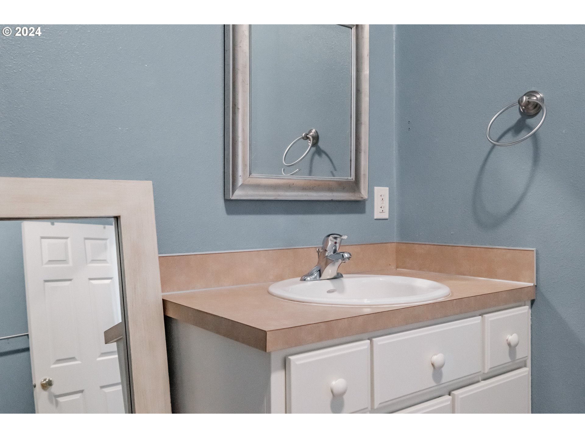 17494 Powers Creek Loop Road Northeast Silverton, OR 97381 - Photo 22 of 43