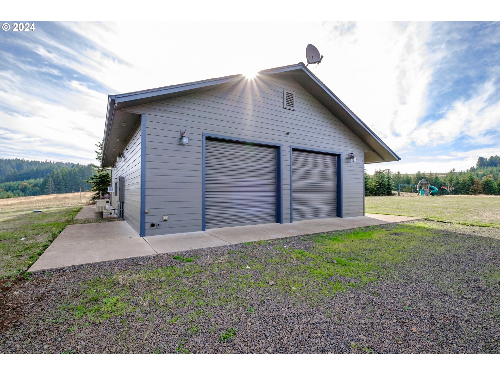 17494 Powers Creek Loop Road Northeast Silverton, OR 97381 - Photo 7 of 43