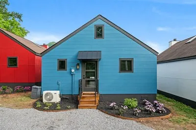 a view of a back yard of the house