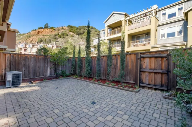 $899,800 | 6264 Rocky Point Court, Oakland, CA 94605