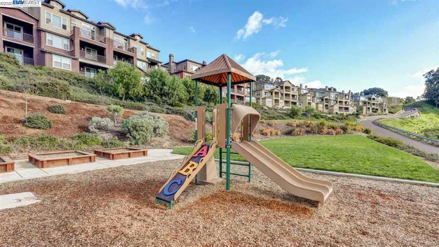 $899,800 | 6264 Rocky Point Court, Oakland, CA 94605