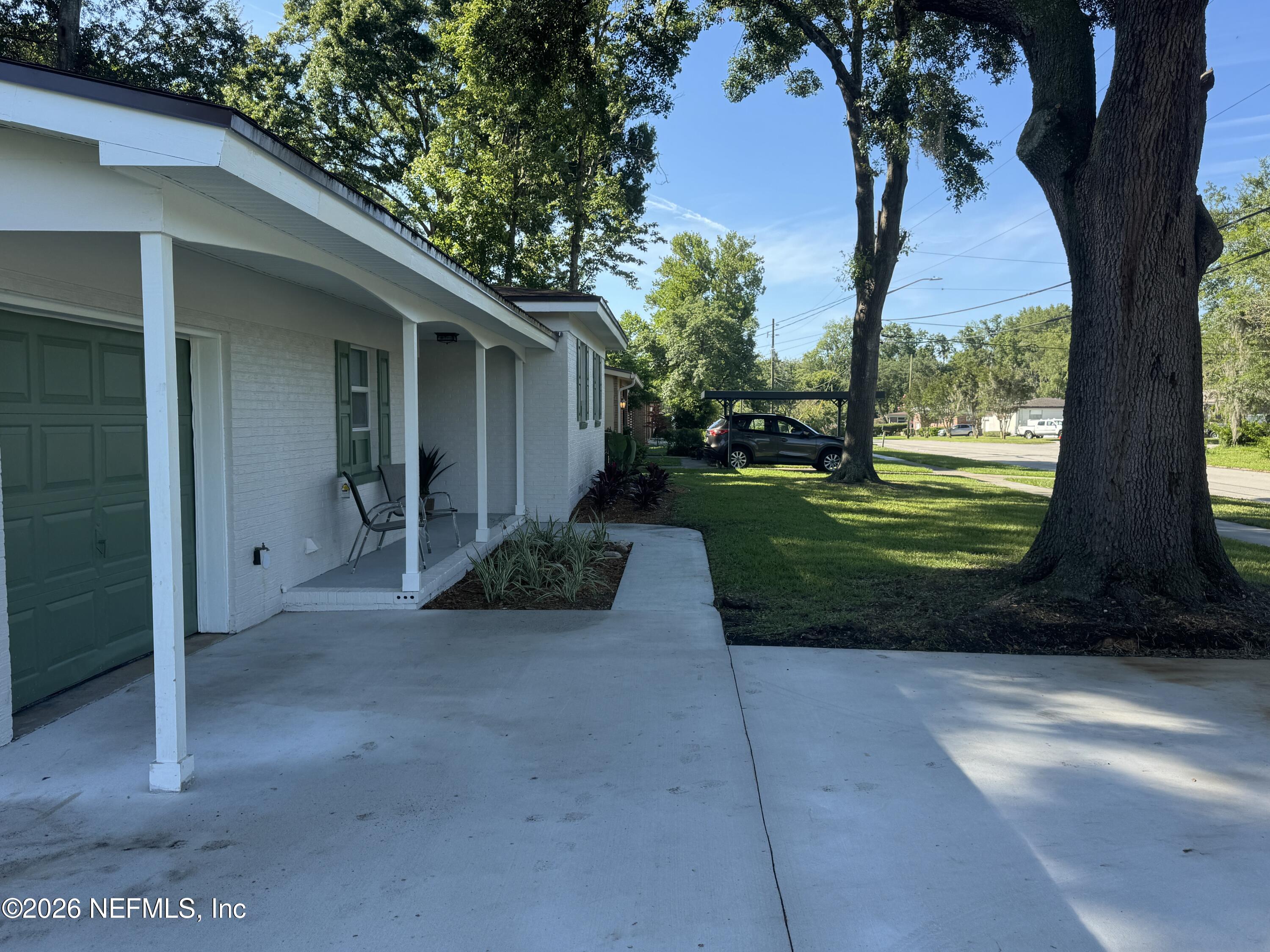 2313 Brest Road Jacksonville, FL 32216 - Photo 2 of 39 Front Porch