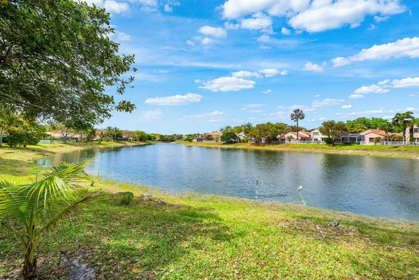 $999,000 | 7505 Northwest 65th Lane, Parkland, FL 33067