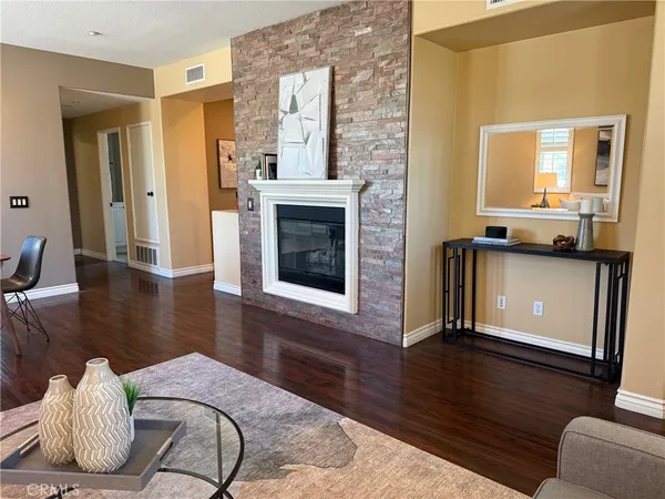 $1,239,000 | 155 Zephyr Run, Tustin, CA 92782