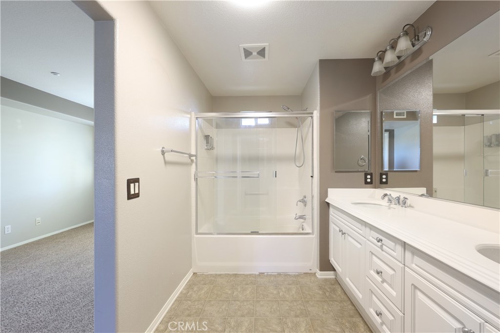 155 Zephyr Run Tustin, CA 92782 - Photo 24 of 29 3rd Floor Bedroom Bathroom