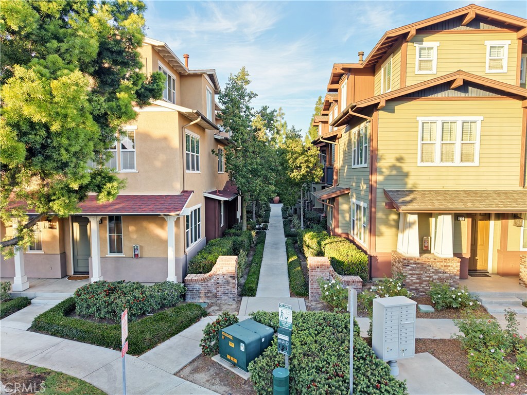 155 Zephyr Run Tustin, CA 92782 - Photo 29 of 29 Walkway