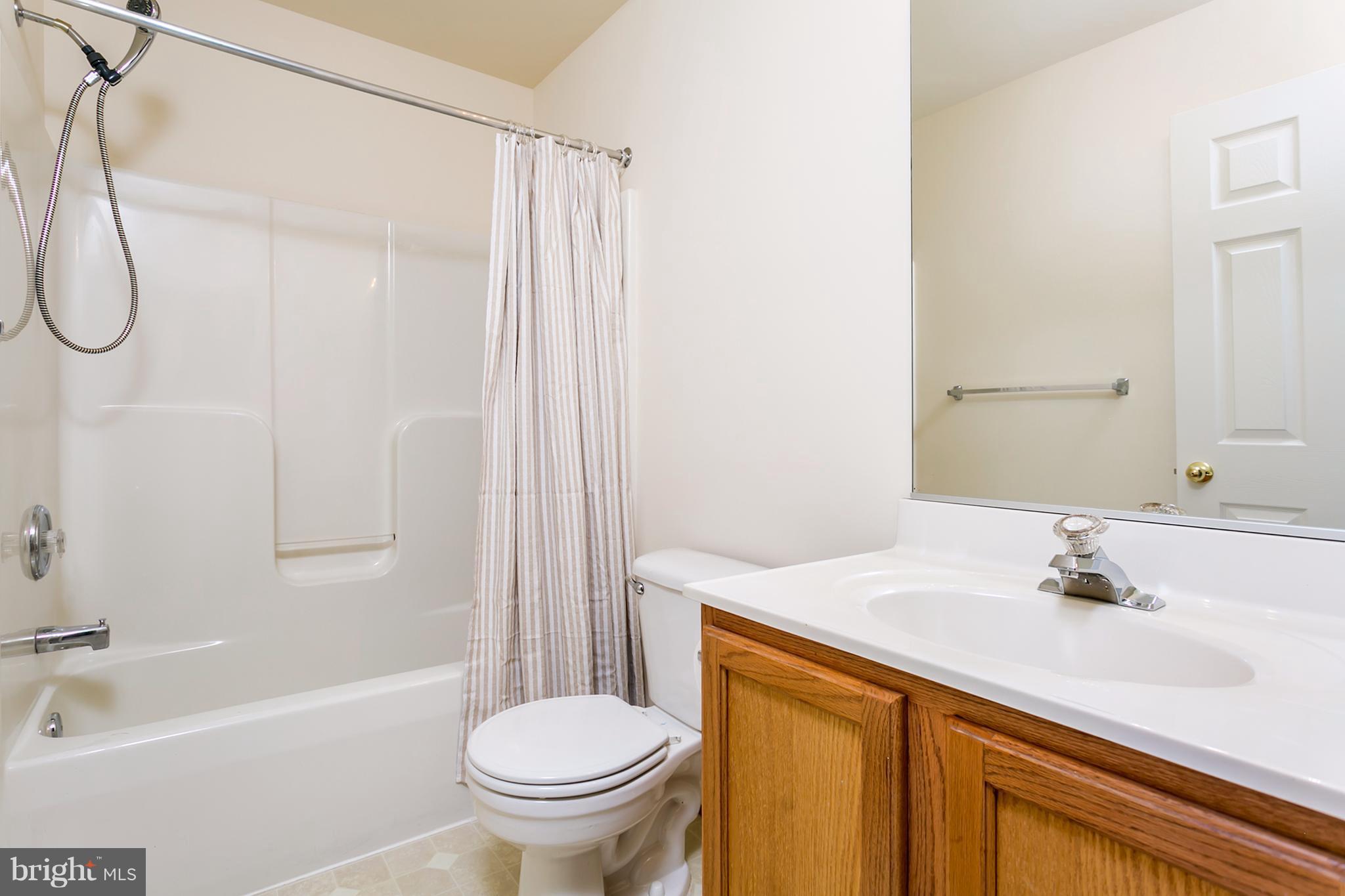 50 Old Hanover Road Reisterstown, MD 21136 - Photo 19 of 25 2nd Floor Bath in great condition