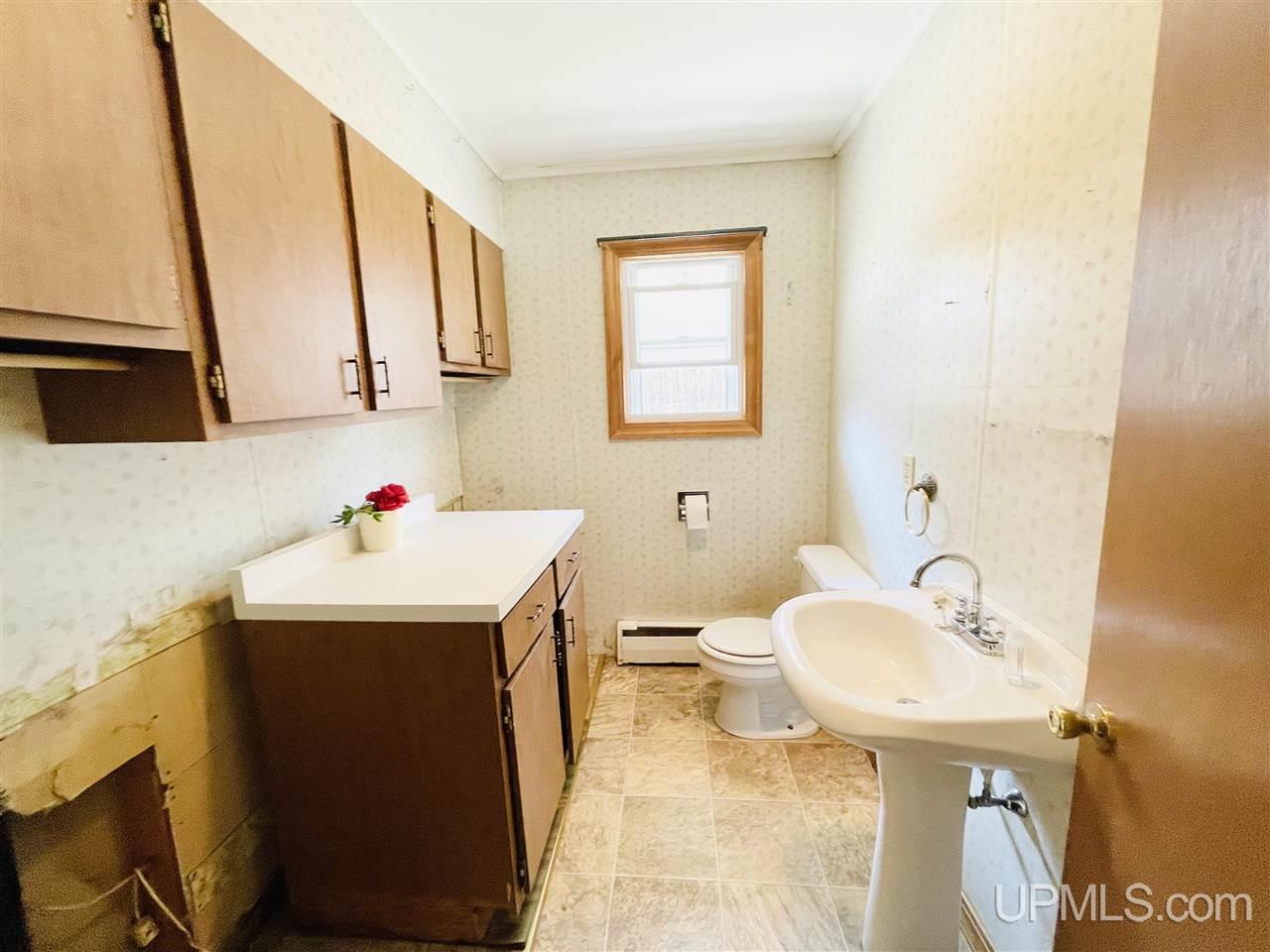 4749 17th Road Escanaba, MI 49829 - Photo 11 of 20