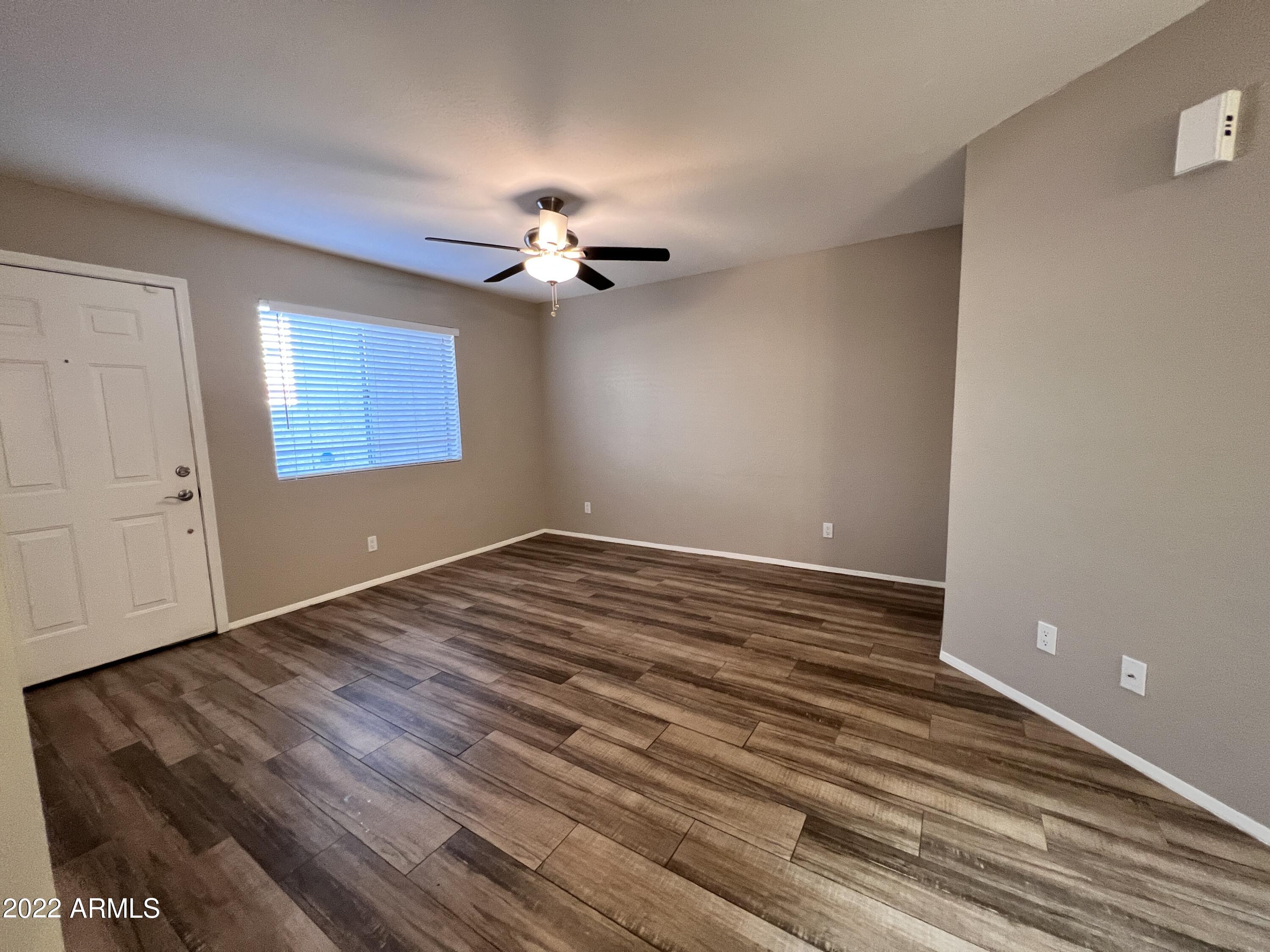 4216 West Boca Raton Road Phoenix, AZ 85053 - Photo 3 of 18 Living room