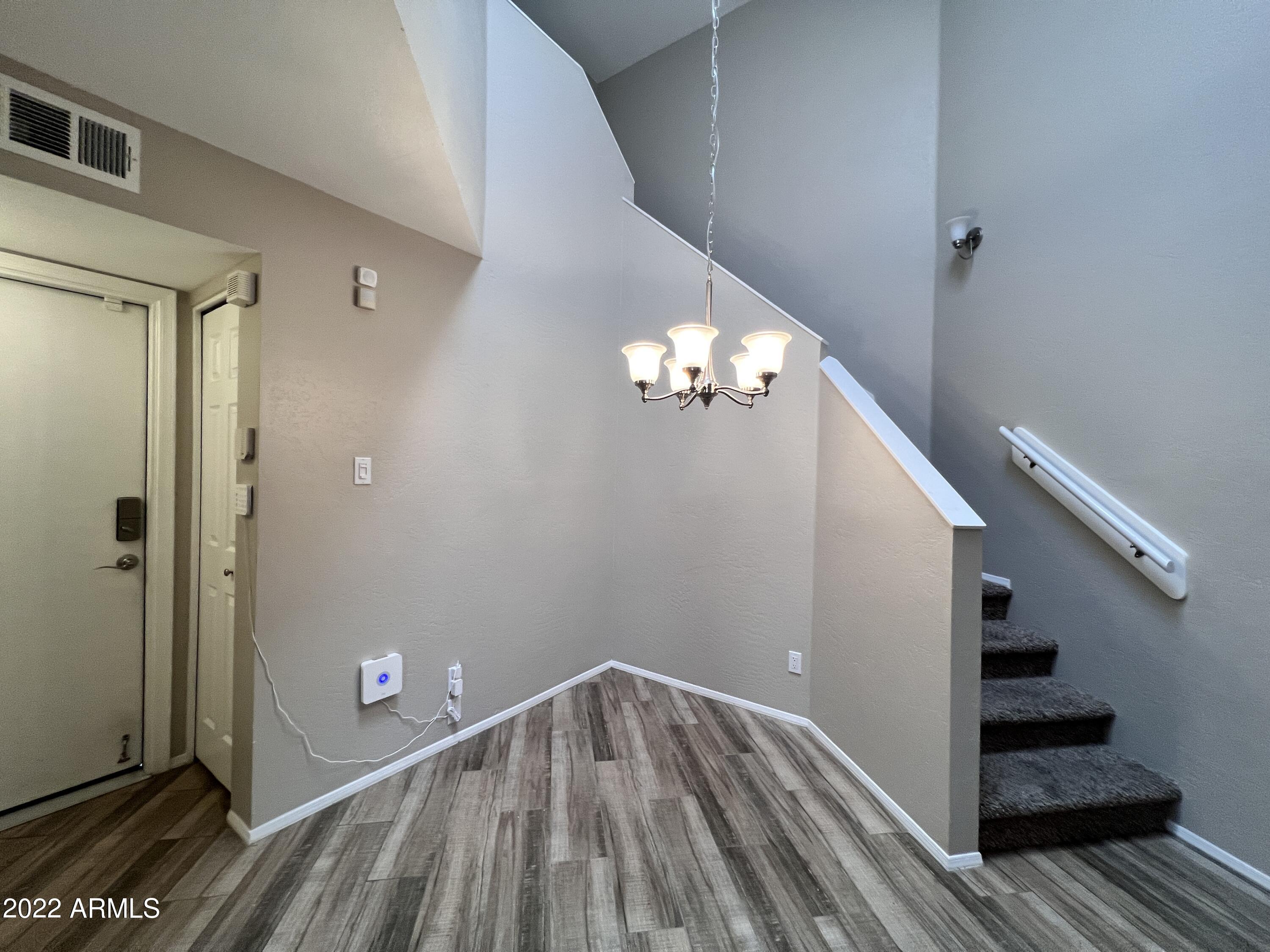 4216 West Boca Raton Road Phoenix, AZ 85053 - Photo 6 of 18 Dinning area