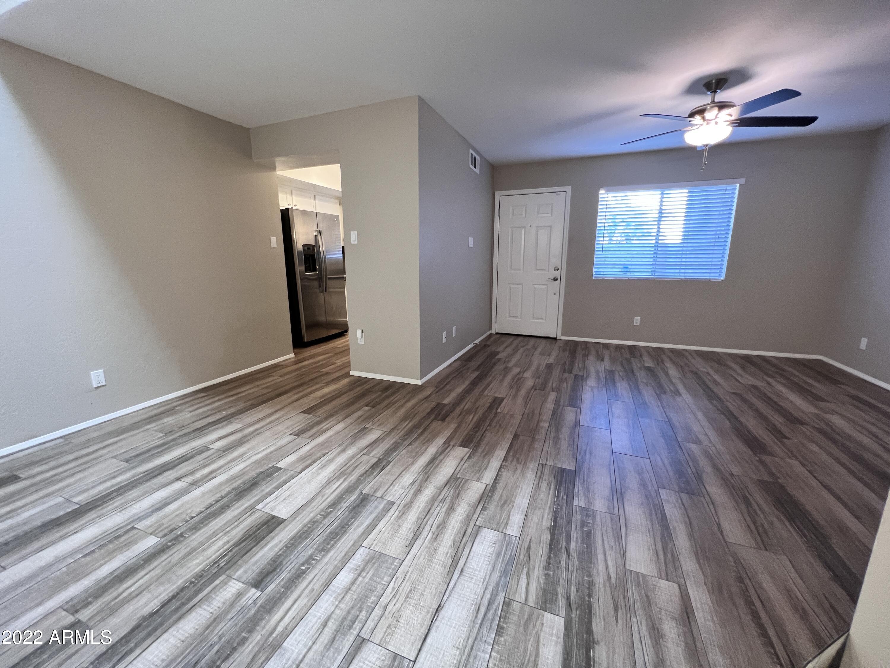 4216 West Boca Raton Road Phoenix, AZ 85053 - Photo 8 of 18 Living room
