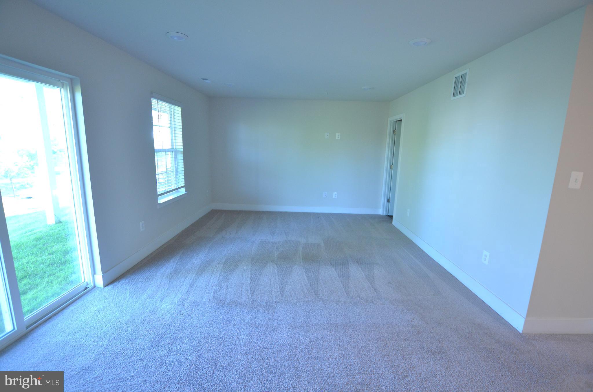 7853 Lebeu Road Baltimore, MD 21244 - Photo 12 of 34