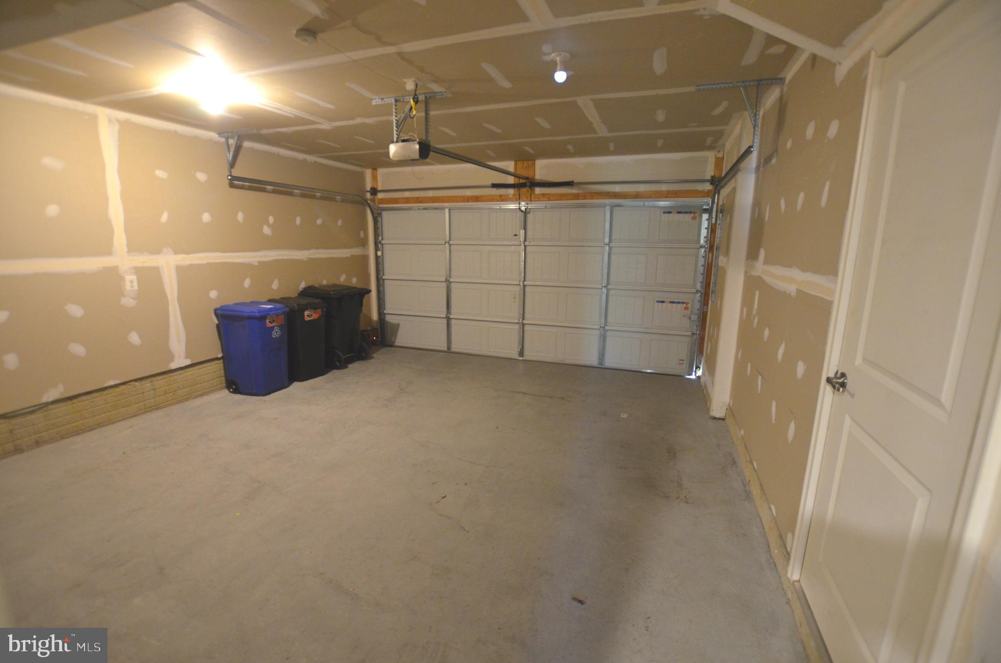 7853 Lebeu Road Baltimore, MD 21244 - Photo 15 of 34