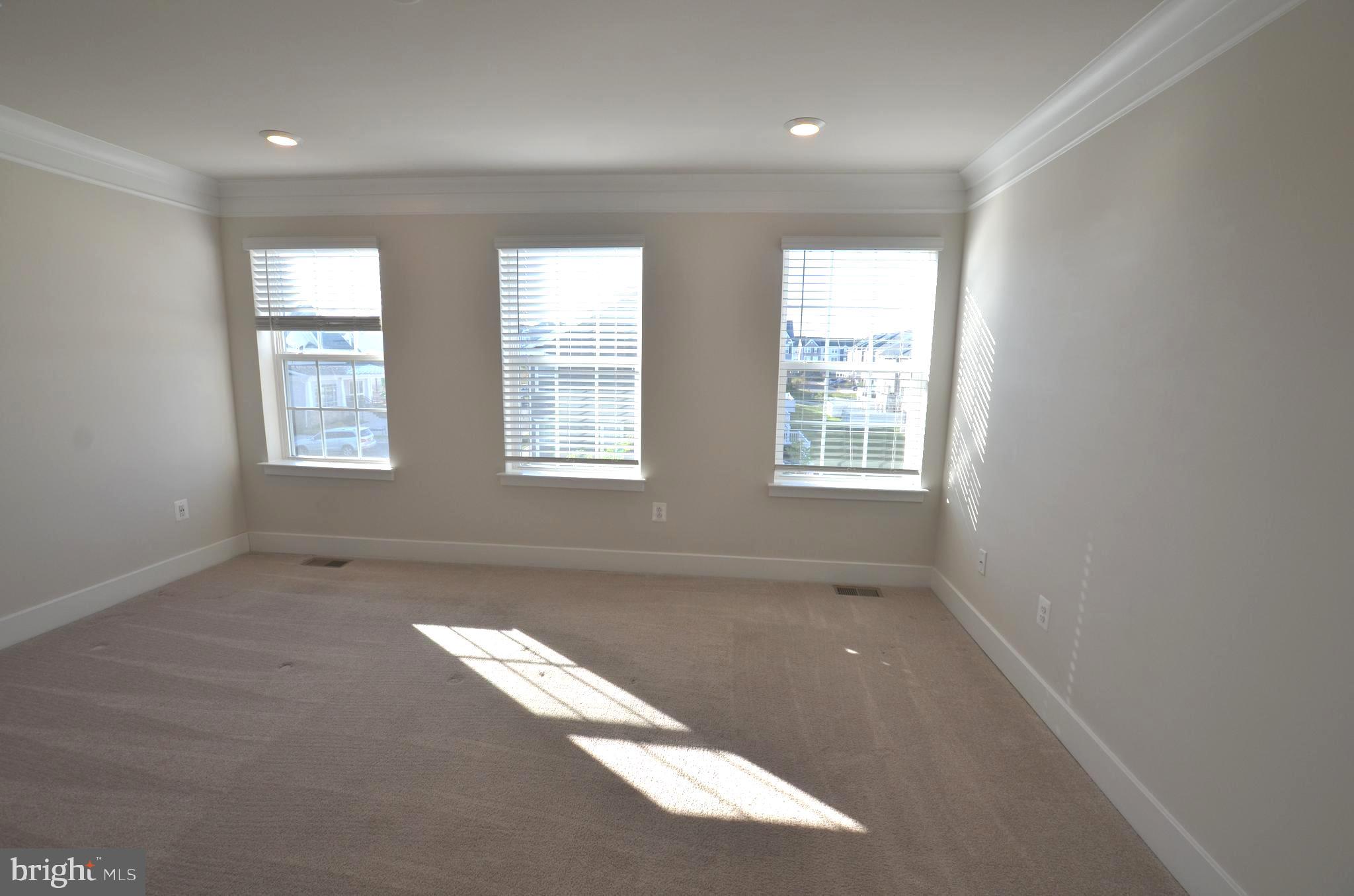 7853 Lebeu Road Baltimore, MD 21244 - Photo 19 of 34