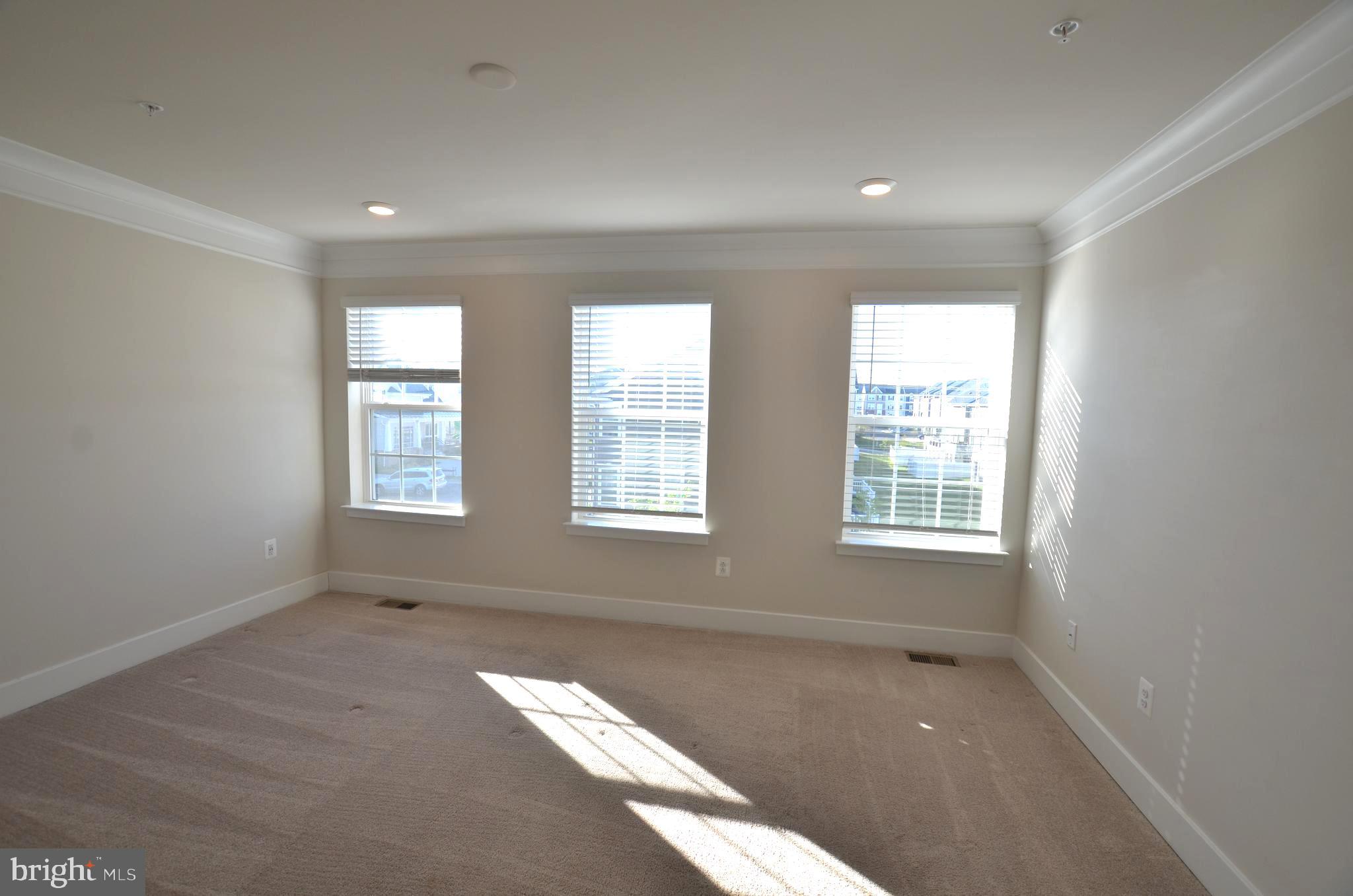 7853 Lebeu Road Baltimore, MD 21244 - Photo 20 of 34