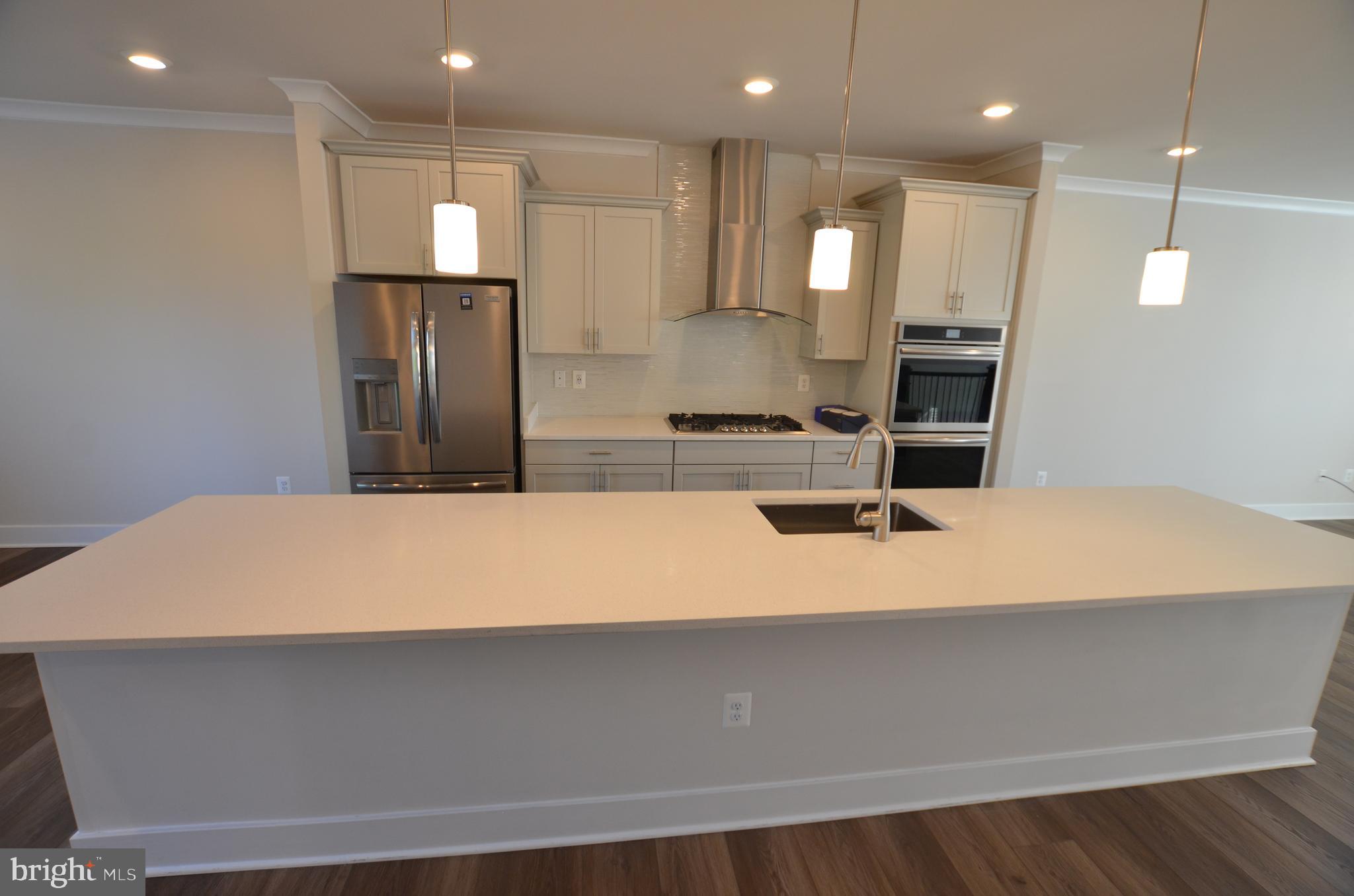 7853 Lebeu Road Baltimore, MD 21244 - Photo 3 of 34