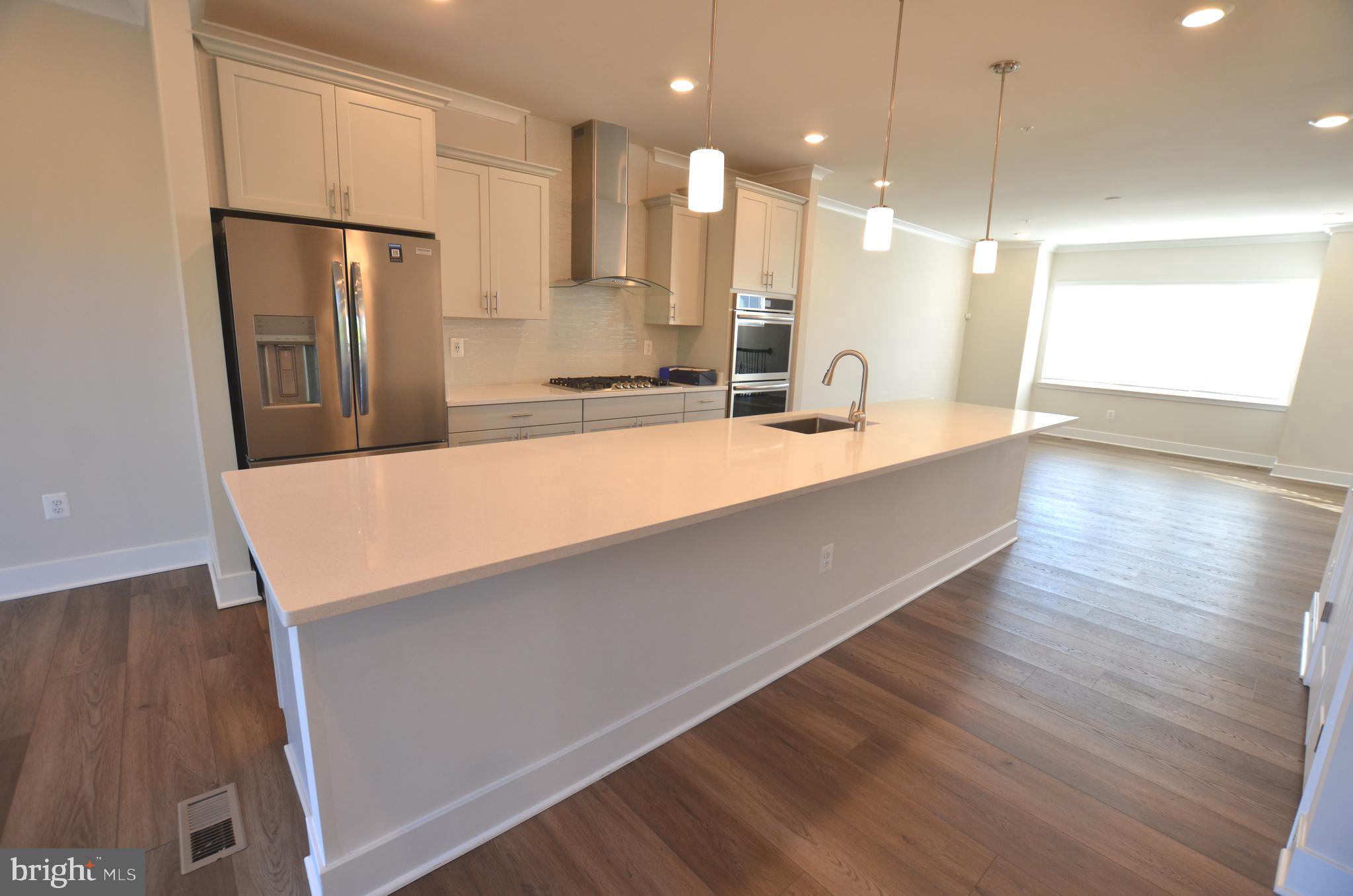 7853 Lebeu Road Baltimore, MD 21244 - Photo 4 of 34