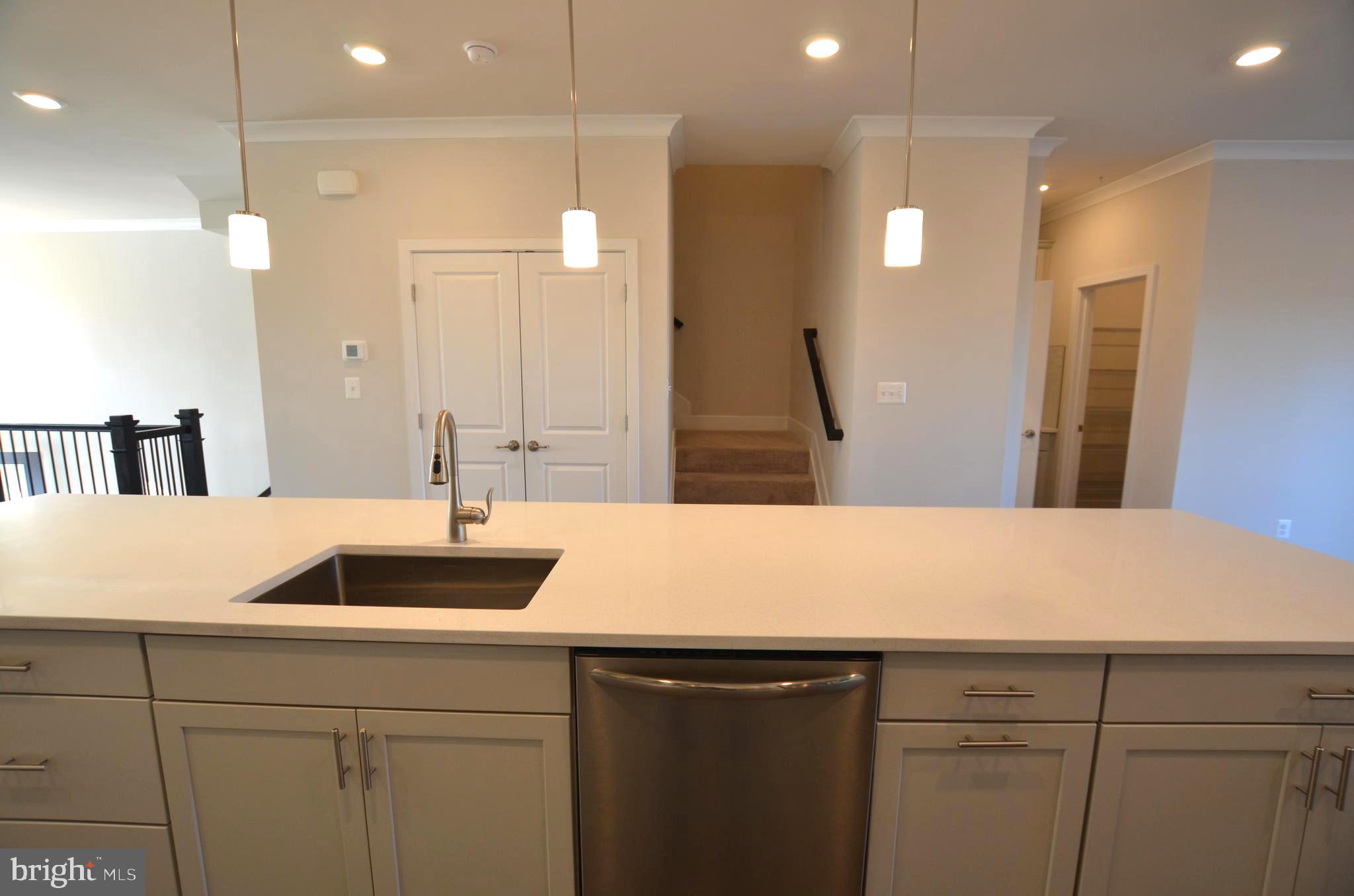 7853 Lebeu Road Baltimore, MD 21244 - Photo 7 of 34