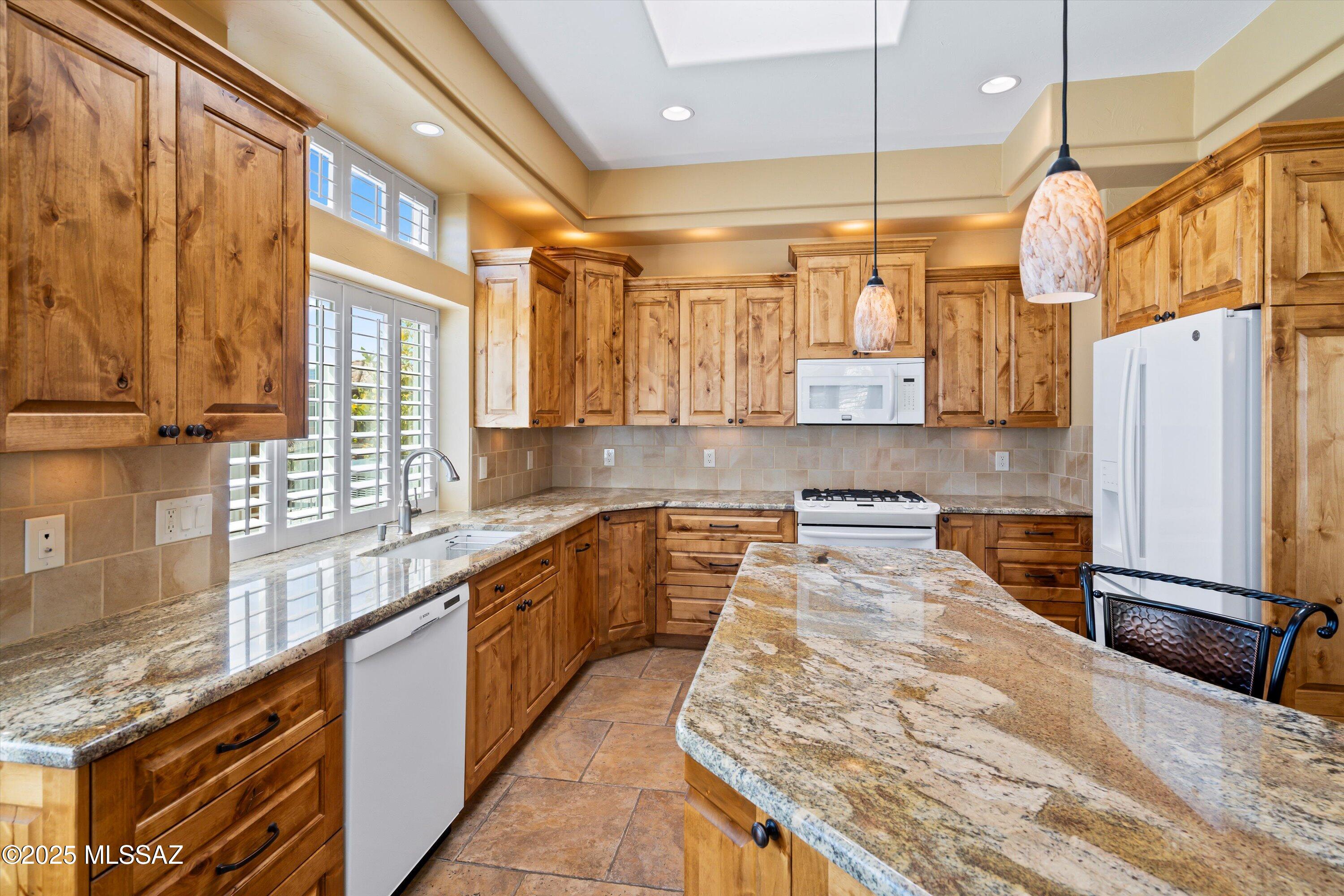 1524 East Crown Ridge Way Oro Valley, AZ 85755 - Photo 13 of 44