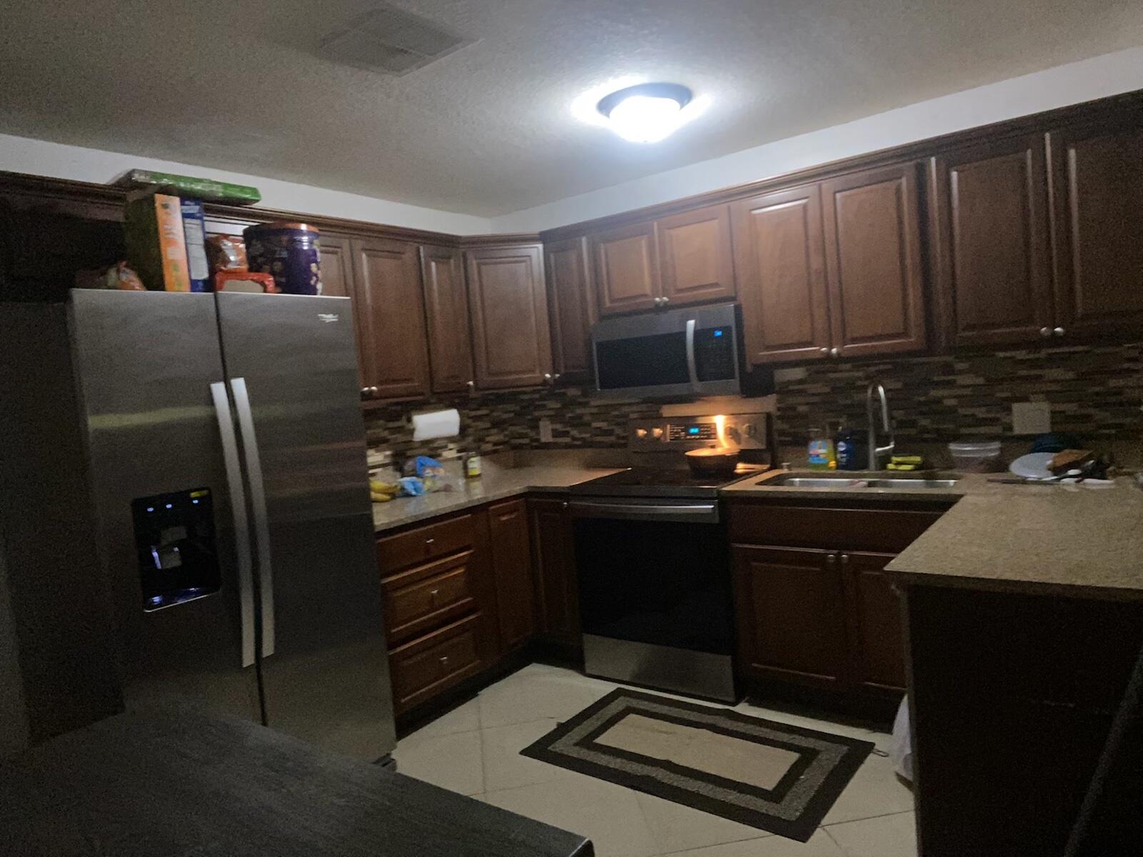 4376 Lakewood Road Lake Worth, FL 33461 - Photo 1 of 4 4376 Lakewood_Kitchen