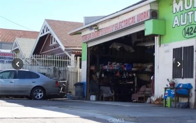 $900,000 | 1424 West Jefferson Boulevard, Los Angeles, CA 90007