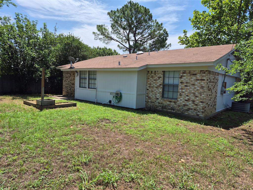 825 Springhill Drive Burleson, TX 76028 - Photo 20 of 22