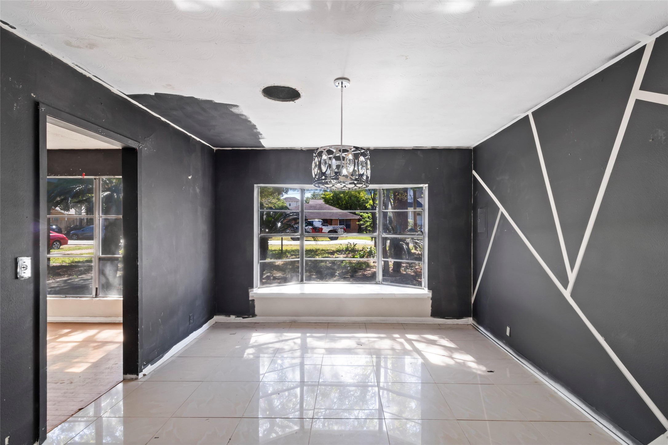 1427 West 22nd Street Houston, TX 77008 - Photo 9 of 23 a view of entryway