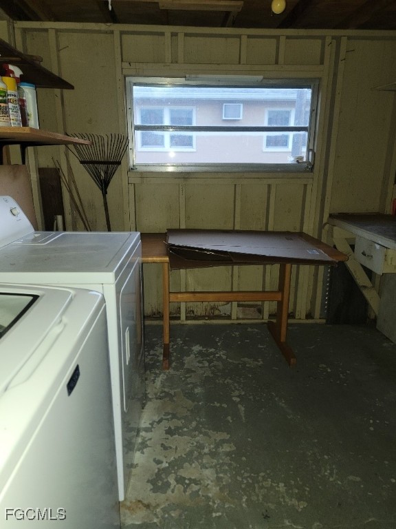 341 Richland Road Lehigh Acres, FL 33936 - Photo 15 of 16 a room with washing machine