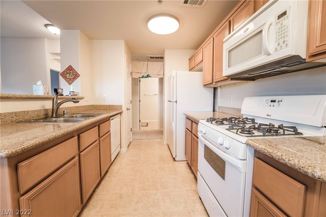 7701 West Robindale Road, Unit 255 Las Vegas, NV 89113 - Photo 9 of 38