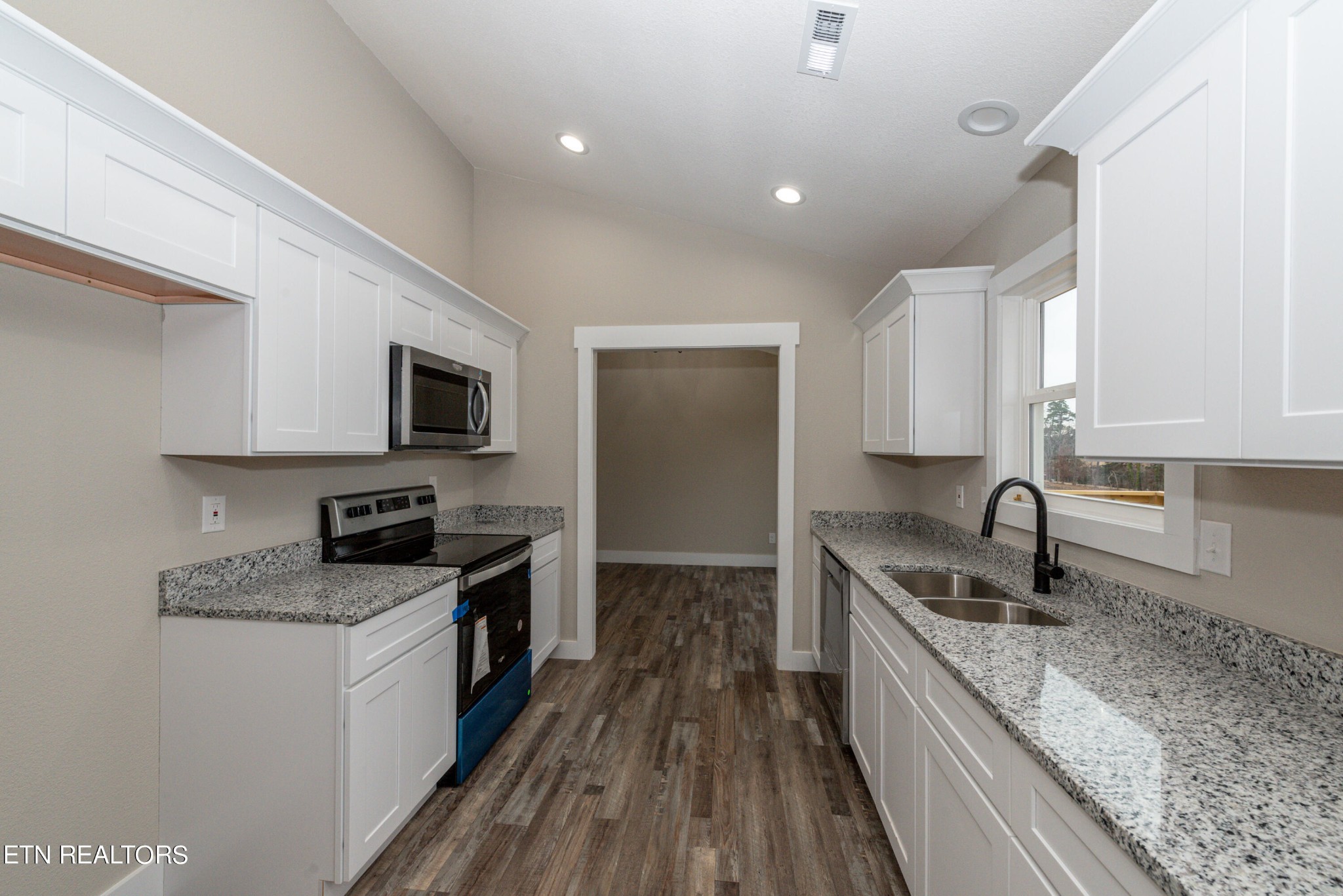 6221 Lanier Road Maryville, TN 37801 - Photo 17 of 35 Gallery Image 17